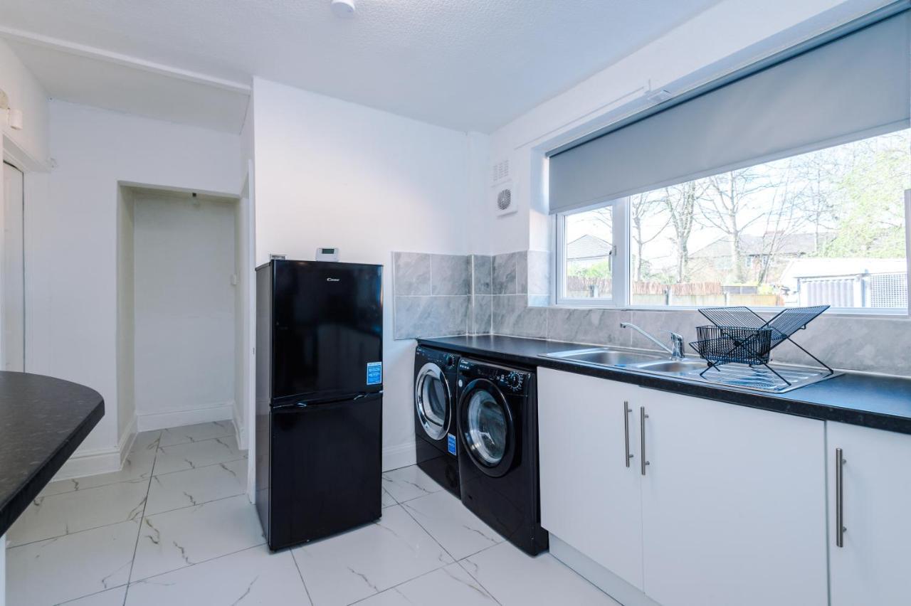 Nice Three Bedroom House In Manchester Esterno foto
